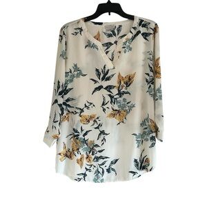 Van Heusen Floral V-neck Size Large Blue and Yellow Short Sleeve Blouse